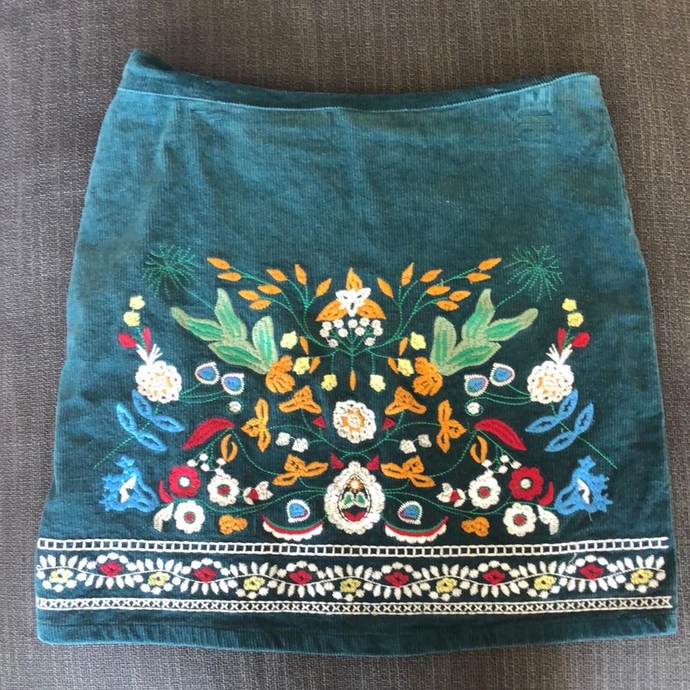 Embroidered corduroy skirt